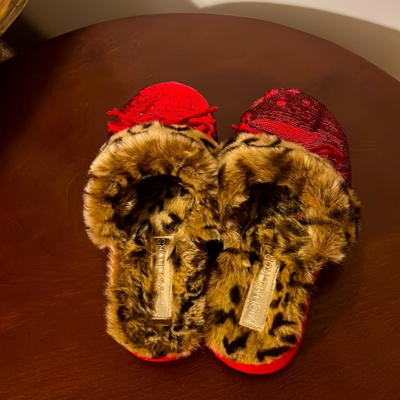 Michael Kors. Red Slippers with Sequins and Leopard Fur. Size 8. Like New. - Picture 4 of 8
